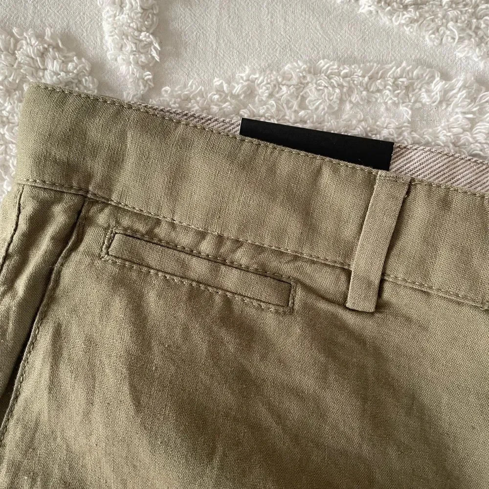 Banana Republic Linen-Blend Short - Picture 9 of 9